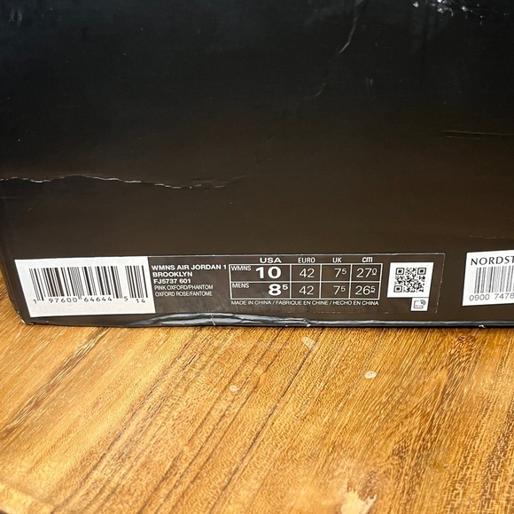 Jordan 1
Brooklyn
'pink oxford' 
Brand new - Picture 10 of 16